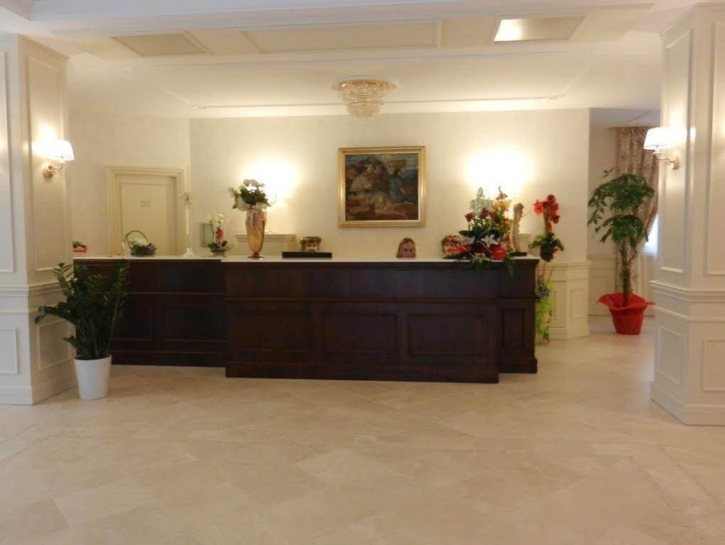 צ'יטה סנט'אנג'לו Hotel Villa Michelangelo מראה חיצוני תמונה